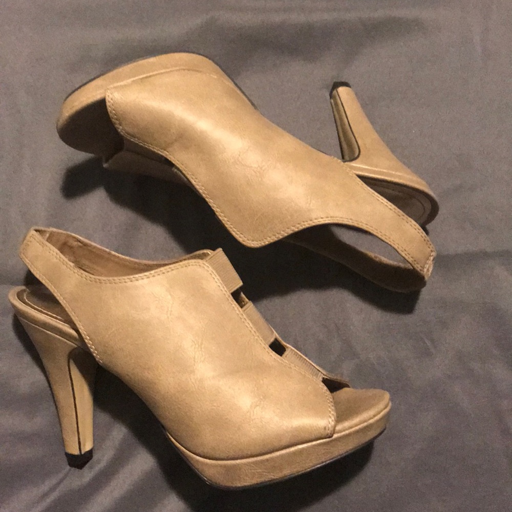 Madden Girl, heels, great condition🌸